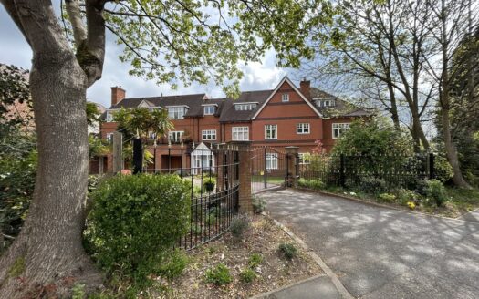Hampton Court, Hampton Lane