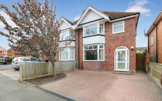 Avon Road, Shirley